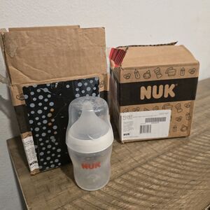 NUK Simply Natural 5 oz Baby Bottles Lot of 8 Clear w Nipples Caps New